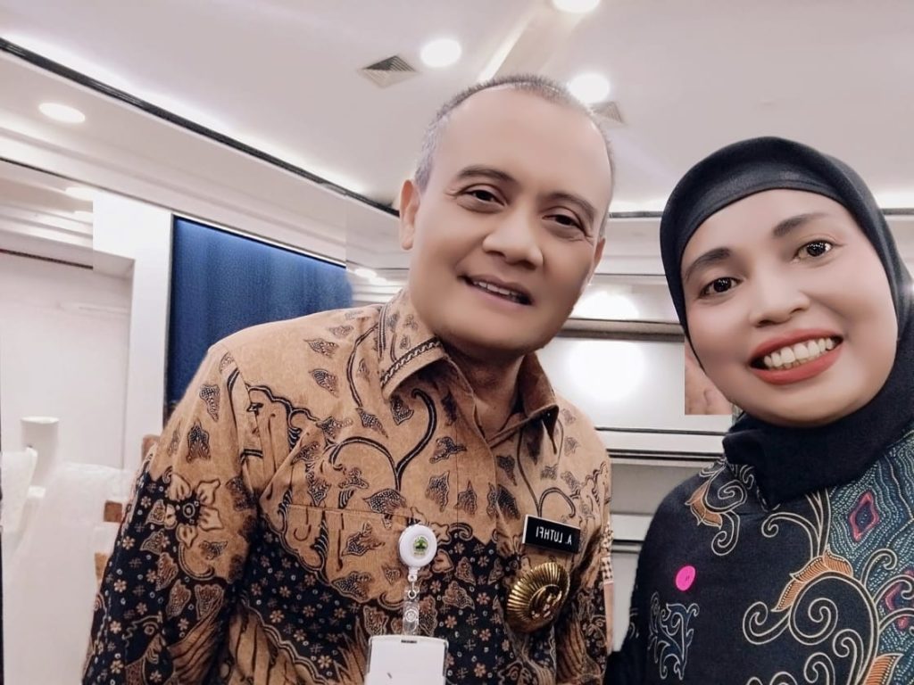 (Rektor UAJ Bersama Gubernur Jawa Tengah, Komjen Pol Ahmad Luthfi)